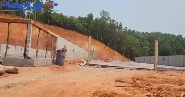 Phú Thọ: Ngang nhiên đào bới, san gạt làm biến dạng đất rừng tại xã Phúc Lai