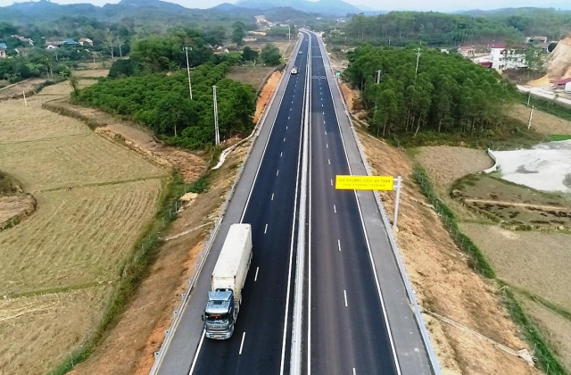 Dự án đường cao tốc Bắc - Nam phía Tây: Giao mỏ vật liệu đúng đối tượng, xử nghiêm tình trạng đầu cơ