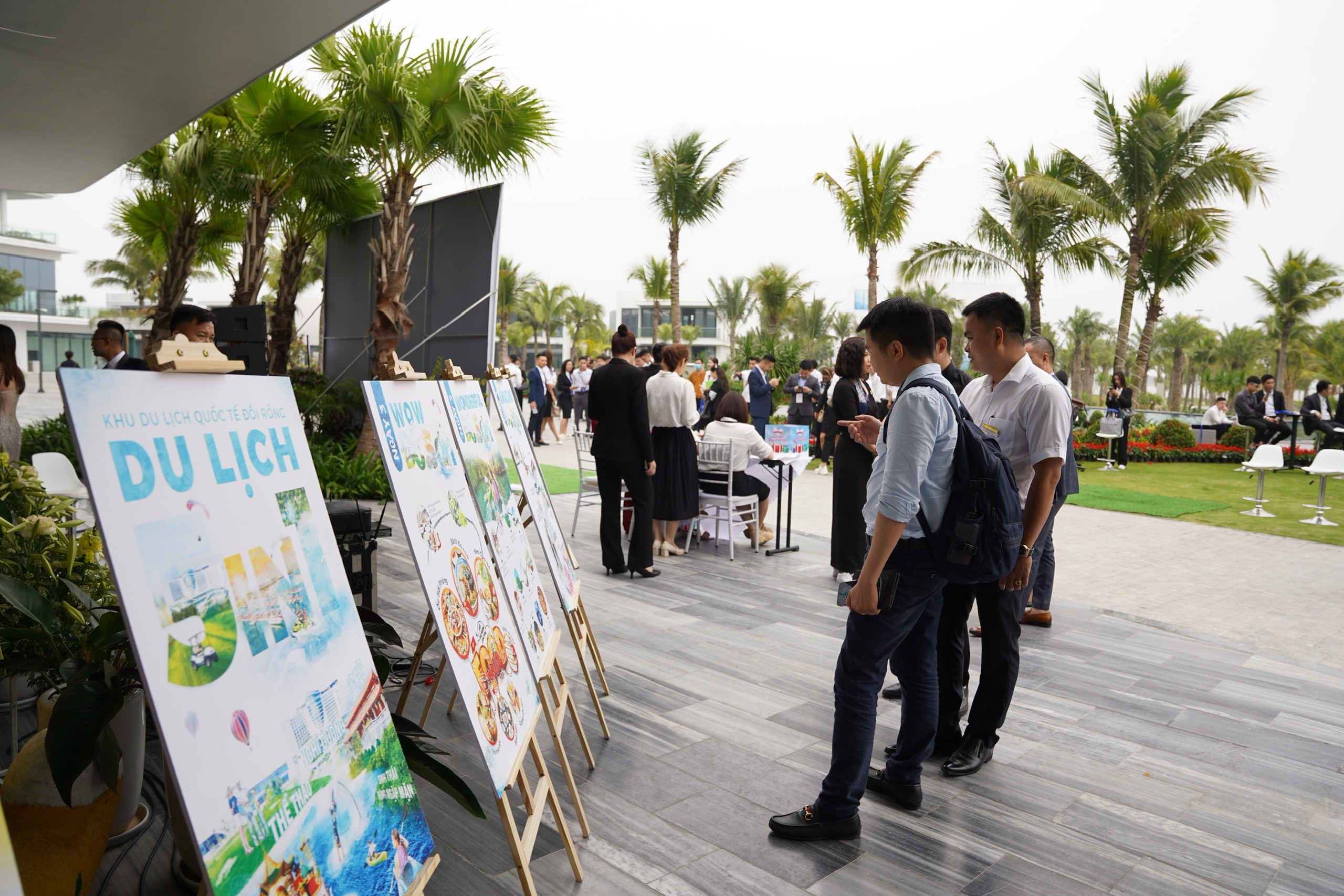 Triển lãm đặt trọng tâm vào chủ đề Kiến tạo biểu tượng nghỉ dưỡng, vui chơi, giải trí, thể thao với quy mô lớn tại quận Đồ Sơn.