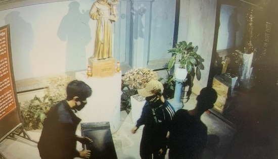 Bắt giữ ổ nhóm trộm cắp tài sản công đức tại Nhà thờ lớn Hà Nội