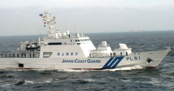 Nhật Bản điều 12 tàu tuần tra quanh Senkaku