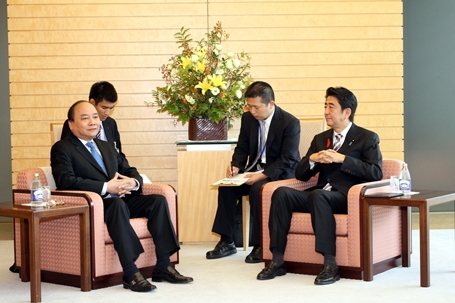Trong chuyến thăm v&agrave; l&agrave;m việc tại Nhật Bản v&agrave;o th&aacute;ng 10/2014 v&agrave; c&oacute; cuộc hội kiến với Thủ tướng Nhật Bản Shinzo Abe. Tại đ&acirc;y, Ph&oacute; Thủ tướng Nguyễn Xu&acirc;n Ph&uacute;c nhấn mạnh việc hai nước n&acirc;ng cấp quan hệ l&ecirc;n &ldquo;Đối t&aacute;c chiến lược s&acirc;u rộng v&igrave; h&ograve;a b&igrave;nh v&agrave; phồn vinh trong khu vực&rdquo; c&oacute; &yacute; nghĩa hết sức quan trọng đối với sự ph&aacute;t triển trong quan hệ hai nước thời gian tới.