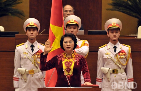 Chủ tịch Quốc hội Nguyễn Thị Kim Ng&acirc;n tuy&ecirc;n thệ nhậm chức.