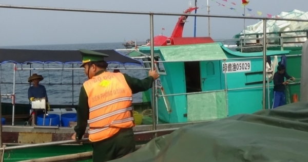 Biên phòng Quảng Bình đuổi 6 tàu cá Trung Quốc vi phạm vùng biển Việt Nam