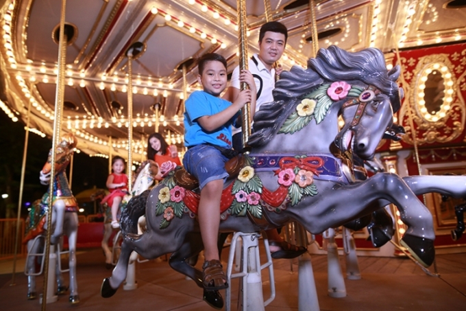 Festival Carousel tại Asia Park.