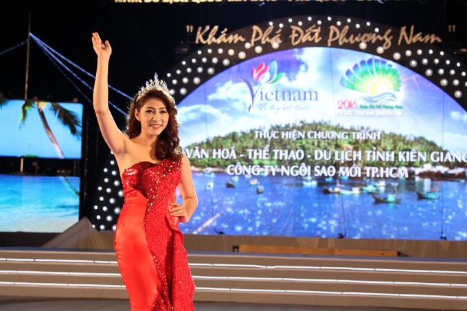 Hoa hậu Đại dương Đặng Thu Thảo&nbsp;tập luyện v&agrave; chạy chương tr&igrave;nh.