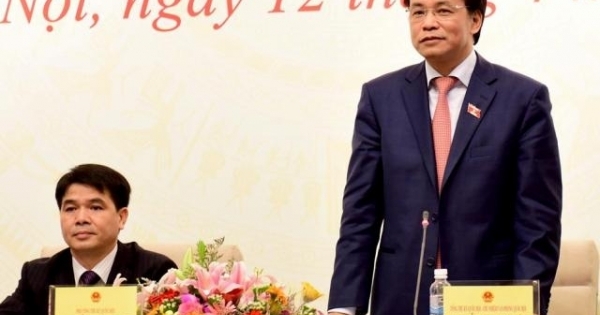 Ông Nguyễn Hạnh Phúc nói gì về việc lãnh đạo tuyên thệ đại biểu giơ điện thoại chụp ảnh