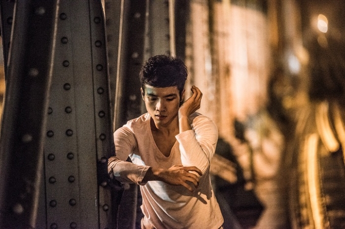 Nghệ sỹ Việt Nam thể hiện một cảnh trong chương tr&igrave;nh tại Cầu Long Bi&ecirc;n. Ảnh: Ban Tổ chức