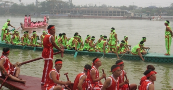 Lễ hội bơi Chải truyền thống trên Sông Lô 2016