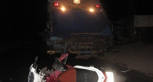 Bình Thuận: Xe chở rác bất ngờ chuyển hướng, một phụ nữ thiệt mạng