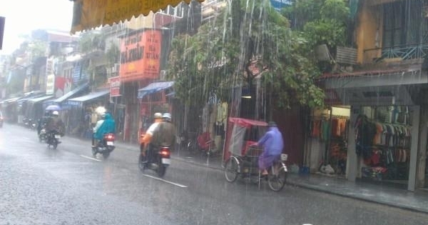 Dự báo thời tiết ngày 22/4: Bắc Bộ có mưa rào, Nam Bộ nắng nóng