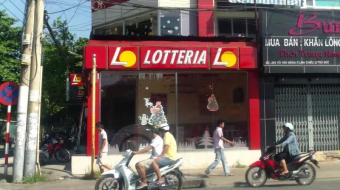 Cửa h&agrave;ng Lotteria bị phạt.