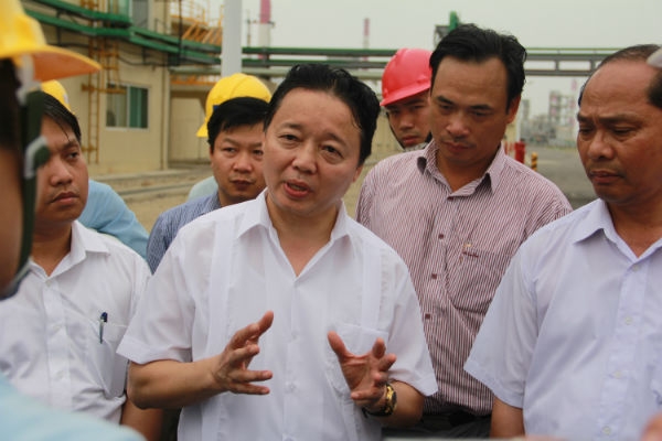Bộ Trưởng Trần Hồng H&agrave; kiểm tra nh&agrave; m&aacute;y xử l&yacute; nước thải của Formosa H&agrave; Tĩnh.