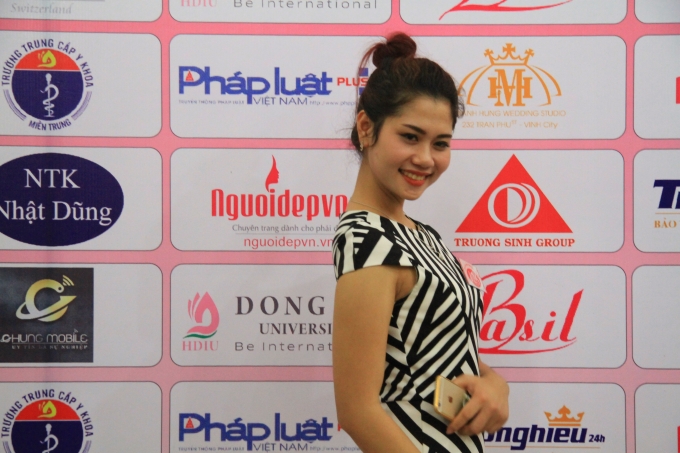Top 15 Người đẹp Ảnh Việt Nam &ldquo;đọ sắc&rdquo; trong buổi gặp mặt đầu ti&ecirc;n tại Nghệ An