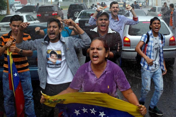 Venezuela: L&agrave;n s&oacute;ng biểu t&igrave;nh chống ch&iacute;nh phủ lan rộng