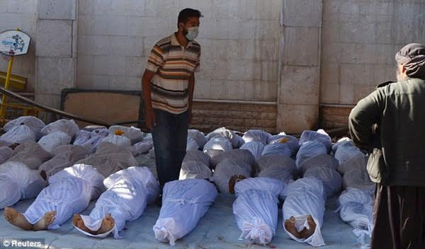 Gần 100 người thiệt mạng, bao gồm cả 11 đứa trẻ v&ocirc; tội c&ugrave;ng h&agrave;ng trăm người kh&aacute;c bị thương sau cuộc tấn c&ocirc;ng h&oacute;a học tại Syria.