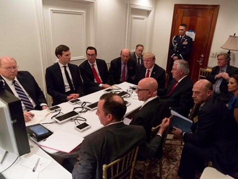 H&igrave;nh ảnh cuộc họp của Tổng thống Trump về phương &aacute;n qu&acirc;n sự đối với Syria.