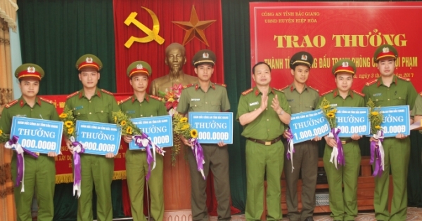 Công an tỉnh Bắc Giang thưởng “nóng” chuyên án bắt giữ số lượng lớn ma túy
