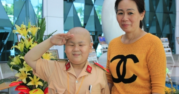 Đà Nẵng: Bố trí chung cư cho gia đình cậu bé ung thư mơ làm CSGT