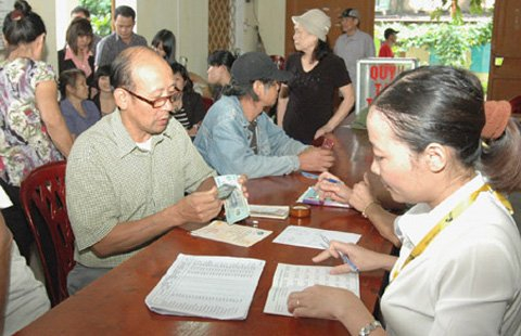 BHXH Việt Nam cho biết, kh&ocirc;ng phải ai nghỉ hưu trước 1/1/2018 cũng đều c&oacute; lợi. Ảnh minh họa.