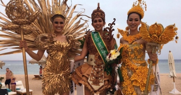 Nguyễn Thị Thành lọt Top 3 trang phục đẹp nhất tại Miss Eco International 2017