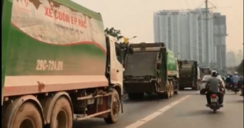 [Clip]: 4 xe chở rác rủ nhau lấn làn buýt nhanh BRT