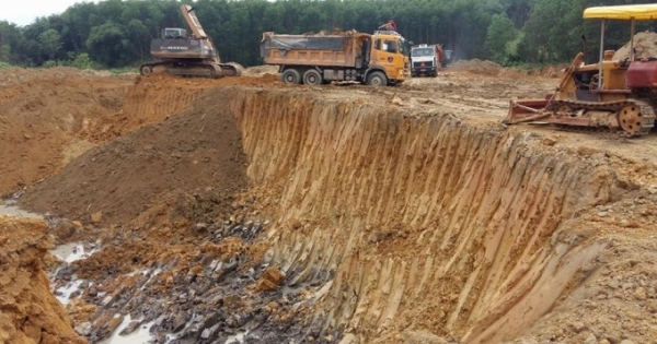 Thừa Thiên Huế: Công ty Đồng Tiến bị phạt 24 triệu đồng vì khai thác đất trái phép