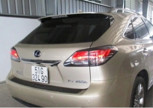 Xe Lexus RX 450h bị ph&aacute;t hiện d&ugrave;ng giấy tờ giả. Ảnh Cục Đăng kiểm Việt Nam.