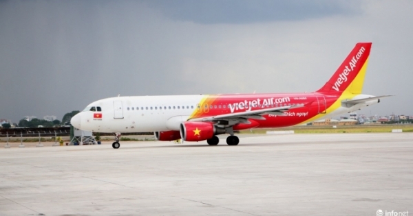 Tới làm thủ tục trễ, hành khách còn đánh vào mặt nhân viên Vietjet Air