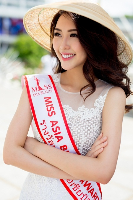 Hoa hậu Tường Linh được diễn vi&ecirc;n Th&aacute;i Lan mời tham quan địa điểm nổi tiếng