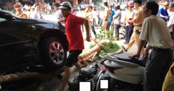 Thanh Hóa: Đạp nhầm chân ga, xe ô tô gây tai nạn nghiêm trọng