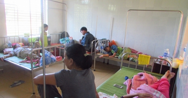Thừa Thiên Huế: Hàng chục người nhập viện, nghi do ăn bánh tét