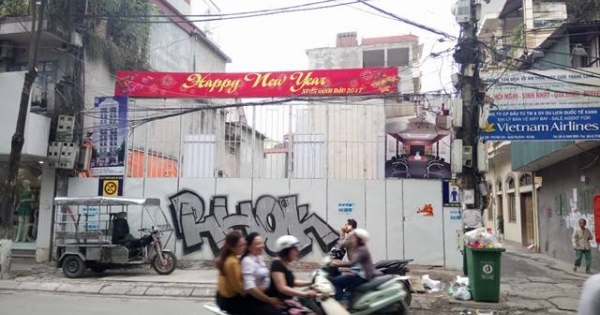 Hà Nội: Gần chục nhà dân bị ảnh hưởng do công trình thi công liền kề