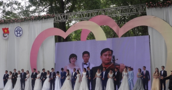 Ngày hạnh phúc của 36 cặp đôi tham gia đám cưới tập thể