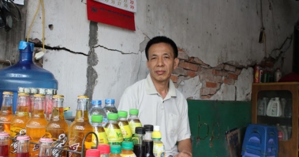 Hai vợ chồng ung thư khắc khoải chờ công lý ở Hà Nội: Bắt đầu làm thủ tục cấp “sổ đỏ”
