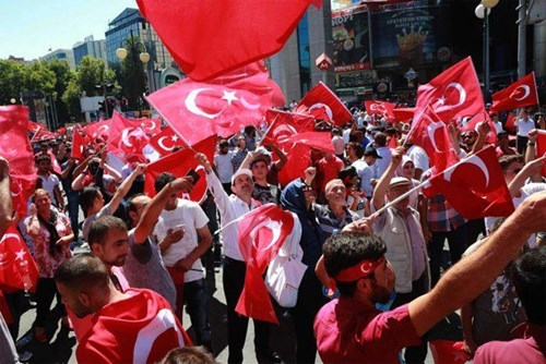 Hơn 320 trong tổng số 500 c&ocirc;ng ty c&ocirc;ng nghiệp lớn nhất của Thổ Nhĩ Kỳ đ&atilde; bỏ phiếu chống lại việc sửa đổi Hiến ph&aacute;p