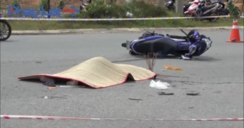 Bình Dương: Xe máy tông thẳng vào ô tô, 1 người tử vong tại chỗ