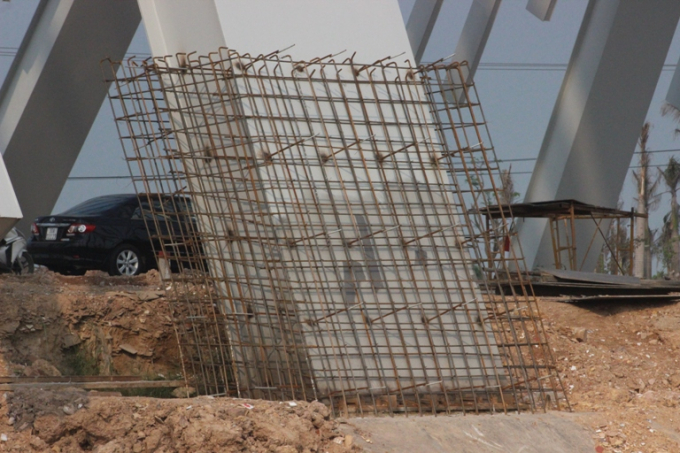 Cận cảnh cổng ch&agrave;o ho&agrave;nh tr&aacute;ng gần 200 tỷ đồng tại Quảng Ninh