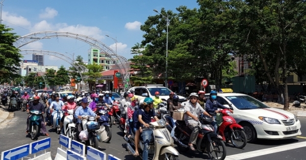 Đà Nẵng: Ách tắc cục bộ ngày thông xe hầm chui Tây cầu sông Hàn
