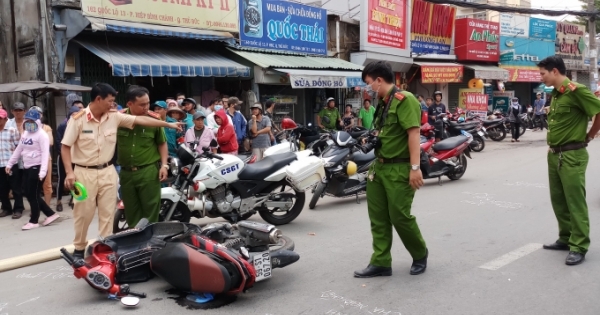 Vừa rời bến, xe khách Cúc Tùng cán chết người phụ nữ đi xe máy