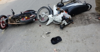 Nam Định: Quái xế chạy xe "tốc độ bàn thờ" rồi đâm trực diện 2 xe máy đi ngược chiều