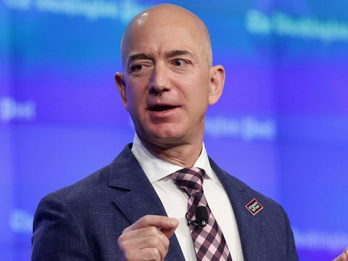 Tỷ ph&uacute; Jeff Bezos mất 16 tỷ USD chỉ trong một tuần v&igrave; những chỉ tr&iacute;ch của &ocirc;ng Donald Trump nhắm v&agrave;o Amazon tr&ecirc;n mạng x&atilde; hội. Ảnh: Getty.