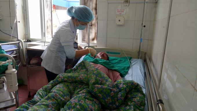 C&aacute;c nạn nh&acirc;n hiện đang được điều trị tại bệnh viện đa khoa huyện Đồng Văn.