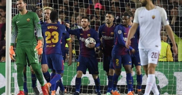 Barcelona 4-1 AS Roma: Sai lầm nơi hàng thủ