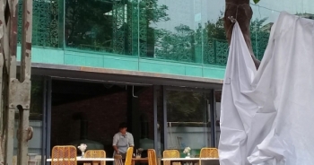 "Bịt mắt" chính quyền, nhà hàng mới đã mọc lên trên mương Phan Kế Bính
