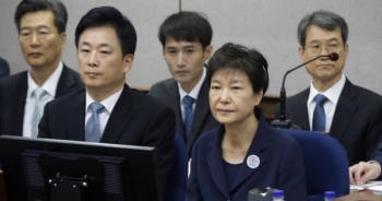Cựu tổng thống Hàn Quốc Park Geun-hye bị kết án 24 năm tù
