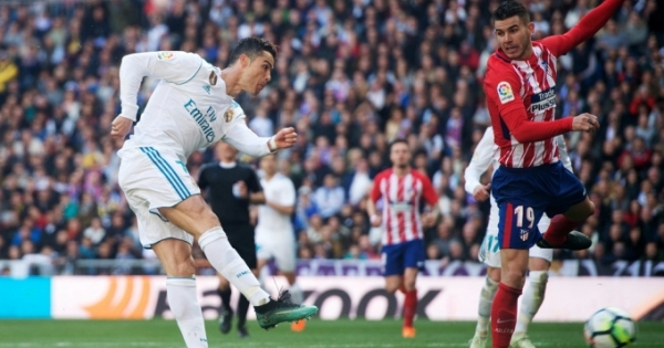 Real 1-1 Atletico: Derby Madrid chia điểm kịch tính