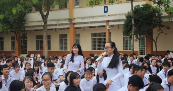 “Choáng” với thành tích “khủng” của em Phạm Song Toàn tại Trường THPT Long Thới