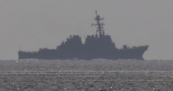 Tàu chiến Mỹ mang theo 60 tên lửa tiến sát Syria