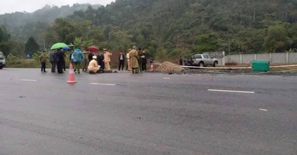 Thừa Thiên Huế: Va chạm với xe tải, 2 nam thanh niên tử vong tại chỗ